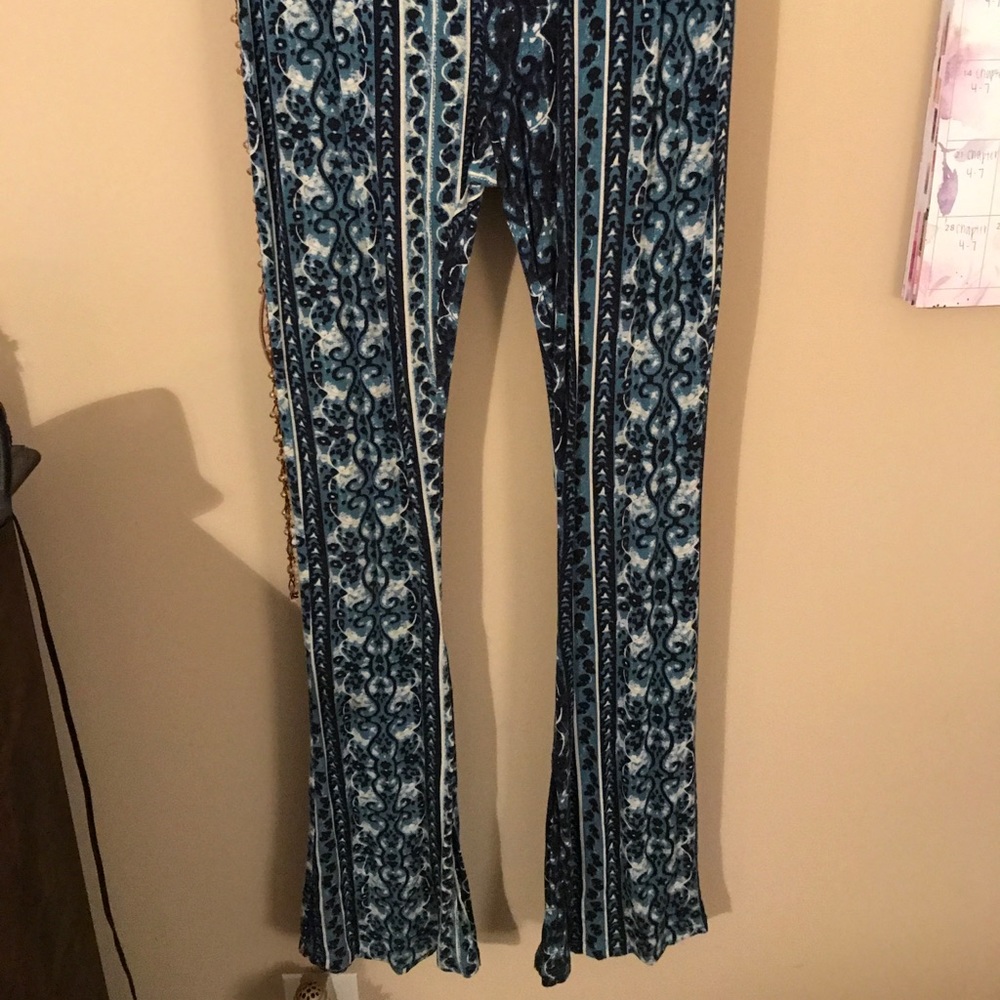 Patterned flare leggings